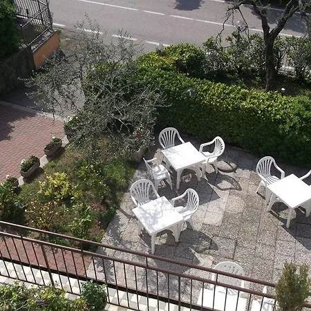 Hotel Delle Rose *