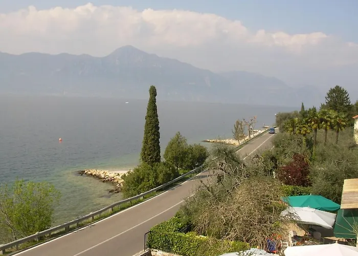 Delle Rose * トッリ・デル・ベーナコ